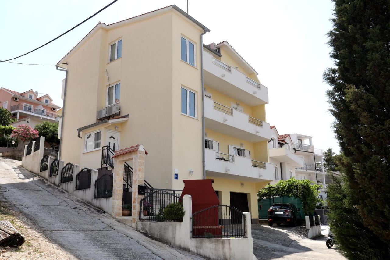 Apartments Sakal Trogir Exterior foto